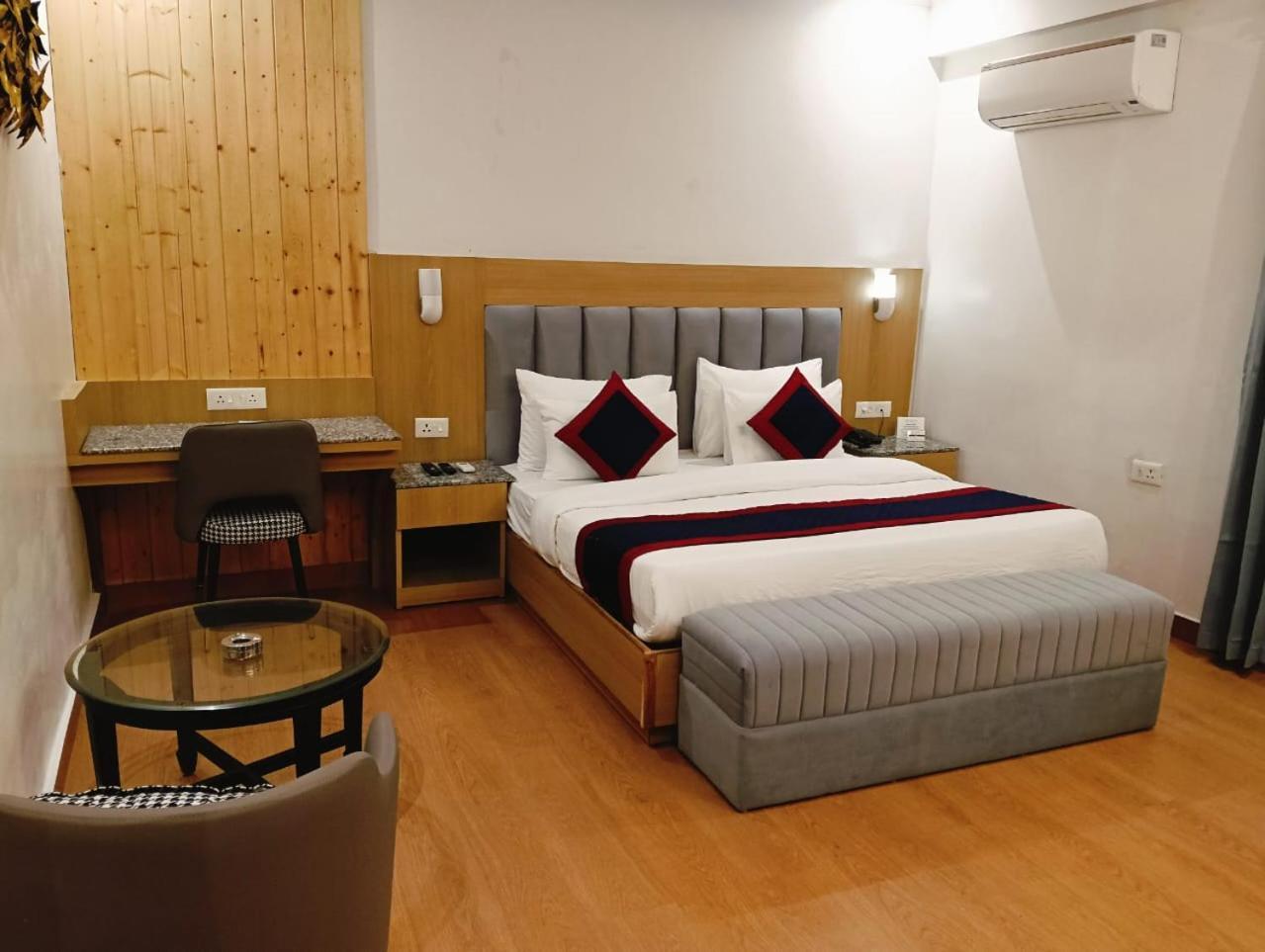 Grand Legacy Beacon, Dehradun Hotel Kültér fotó