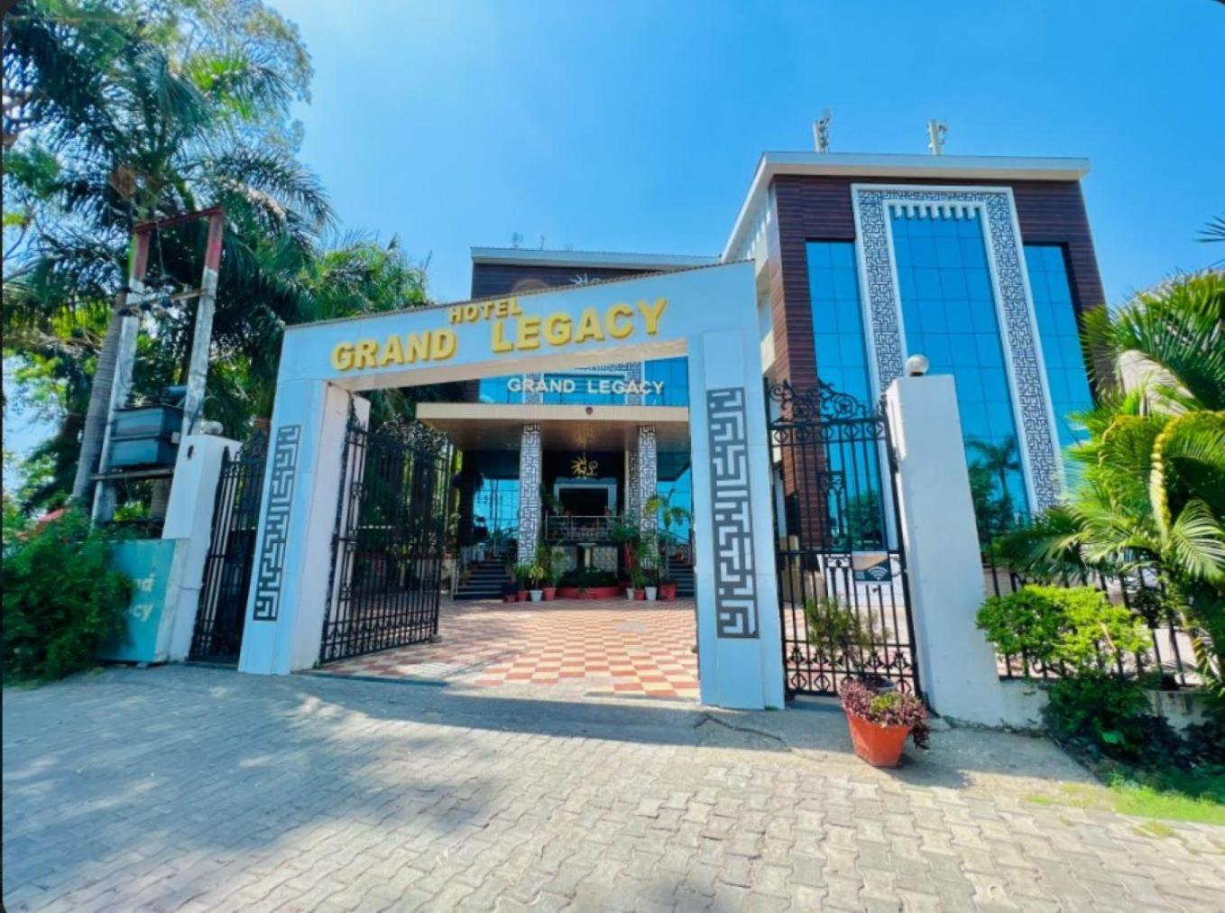 Grand Legacy Beacon, Dehradun Hotel Kültér fotó