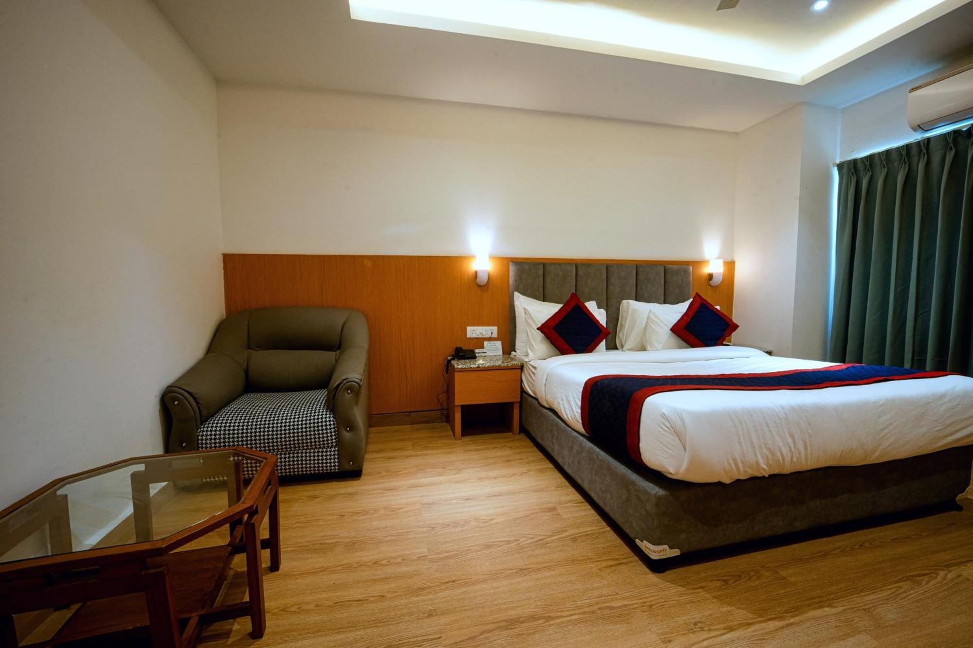 Grand Legacy Beacon, Dehradun Hotel Kültér fotó