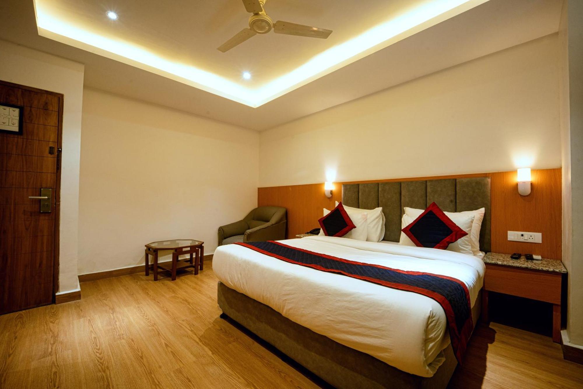 Grand Legacy Beacon, Dehradun Hotel Kültér fotó