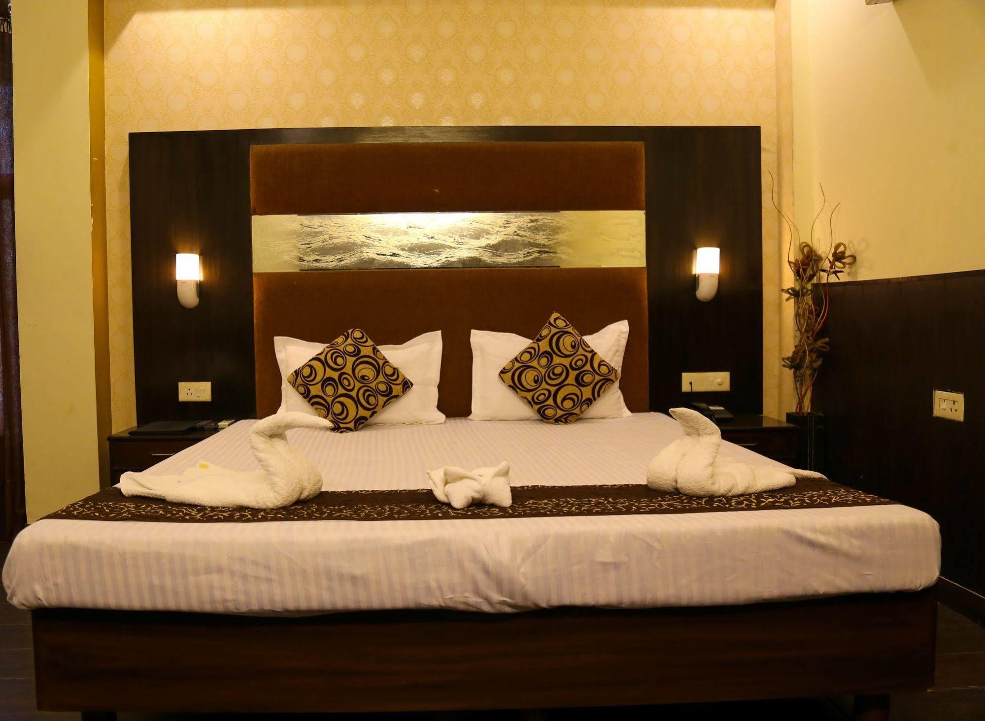Grand Legacy Beacon, Dehradun Hotel Kültér fotó
