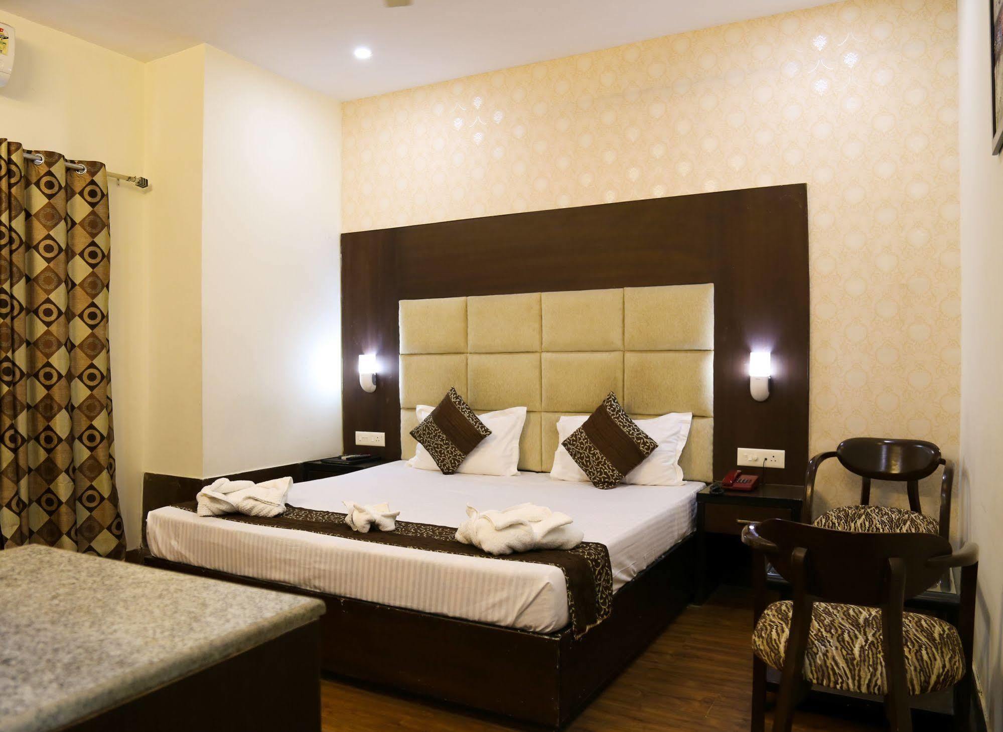 Grand Legacy Beacon, Dehradun Hotel Kültér fotó