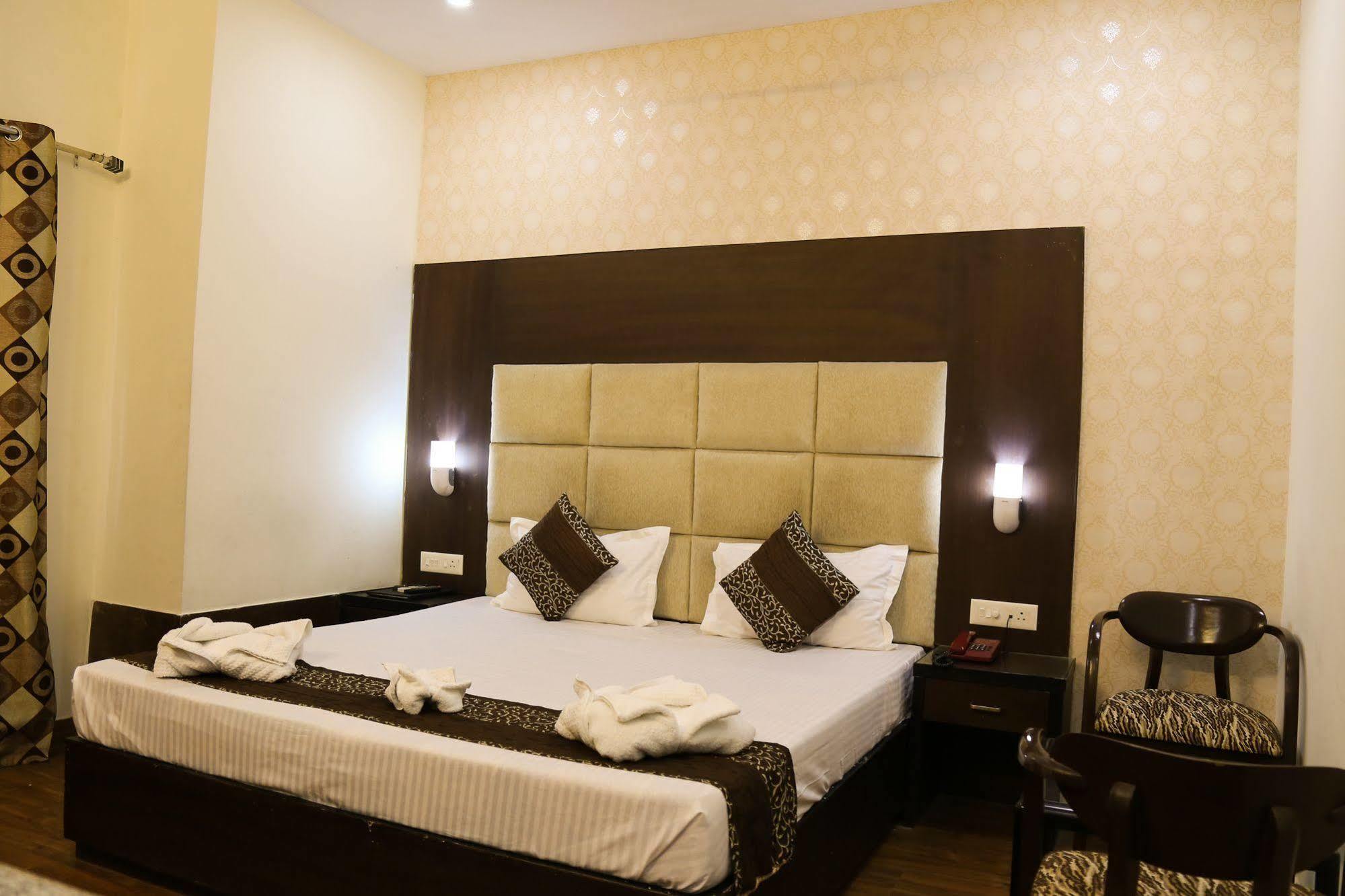 Grand Legacy Beacon, Dehradun Hotel Kültér fotó